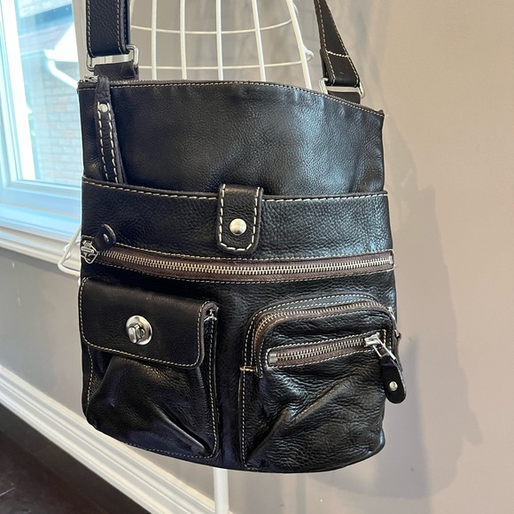 Roots, chocolate brown, genuine leather crossbody purse - Picture 1 of 9